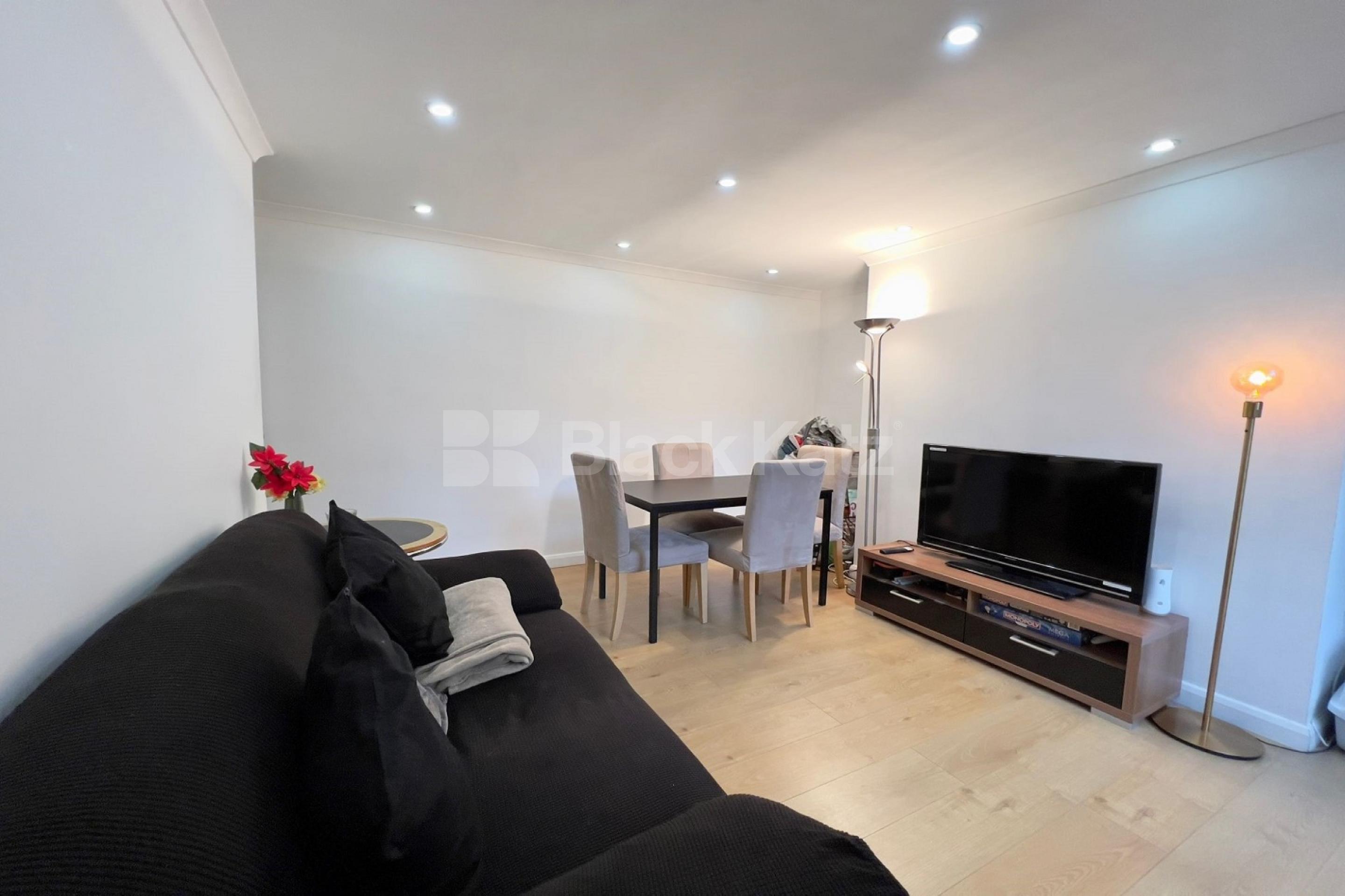 Recently redecorated throughout, wooden floors, white walls & superbly located Browning Street , Elephant and Castle SE17 SE17